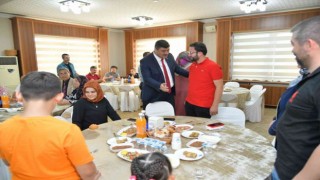 Kahramankazan Belediye Başkanı Oğuz, şehit aileleri ve gaziler onuruna akşam yemeği verdi