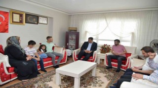 Kahramankazan Belediye Başkanı şehit aileleri ve gazileri ziyaret etti