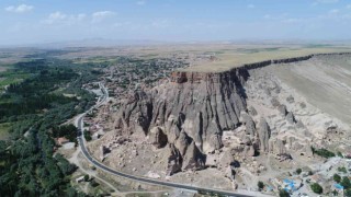 Kapadokyanın girş kapısındaki Selime Katedraline ziyaretçi ilgisi arttı