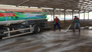 Karaköprüde kurban kesim yerleri temizleniyor
