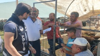 Karamanda kurban pazarında broşürlü sahte para uyarısı