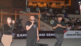 Karaoke sahnesi Hakkari gecelerine renk kattı