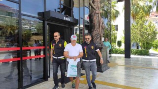 Kasten öldürme suçundan aranan firari Alanyada yakalandı