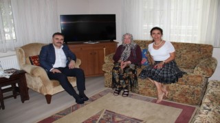 Kaymakam Odabaştan şehit ve gazi ailelerine bayram ziyareti