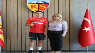 Kayserispor, Baranı profesyonel yaptı