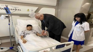 Kırgızistana sempozyum için giden Türk hekim, kalp hastası çocuğa şifa oldu