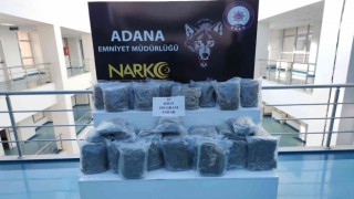 Klima motor kapağının içinde 16 kilo 250 gram esrar ele geçirildi