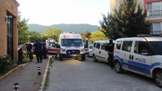 Kocaelide 17 yaşındaki genç evde tabancayla vurulmuş halde bulundu
