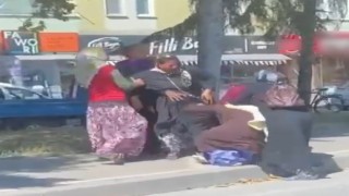 Kocaelide 7 dilenci kadın birbirine girdi, o anlar kameraya yansıdı