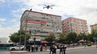 Konyada ışık ihlali yapan yayalar havadan dron ile uyarıldı ve denetlendi