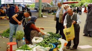 Köylü pazarında üreticiden tüketiciye taze sebze ve meyve