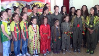 Kültür merkezinde çocukları militanlaştırıyorlar