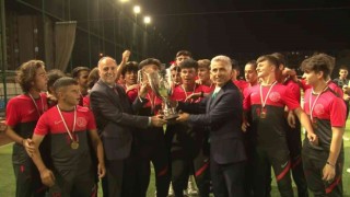 Kurtköy U16 Futbol Takımı Türkiye şampiyonu oldu