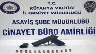 Kütahyada düğün magandasının ruhsatlı silahına el konuldu