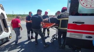 Kuzey Marmara Otoyolunda devrilen kamyonun sürücüsü ağır yaralandı