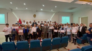 LGSde derece yapan Eskişehirdeki 26 öğrenci ödüllerini aldı