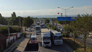 Maddi hasarlı trafik kazası Çevre Yolunda trafiği felç etti