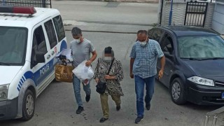 Mağazadan elbise çalan kadın suçüstü yakalandı