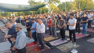Malatyada Kurban Bayramı namazında camiler doldu