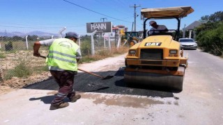 Manavgatta 3 mahallede yol bakım ve onarım çalışmaları