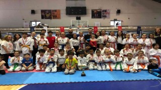 Manisa BBSK Karate Takımı bir yılda onlarca madalya kazandı