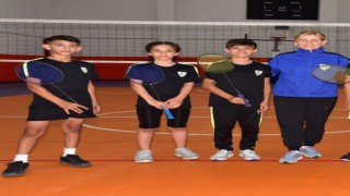 Manisa BBSKlı badmintoncular, milli takımda