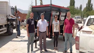 Manisa Büyükşehirden Selendili çiftçilere katı gübre makinesi
