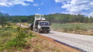 Menteşenin kırsal mahallelerinde yol çalışmaları sürüyor