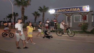 Mersinde jandarma sahillere asayiş noktası kurdu