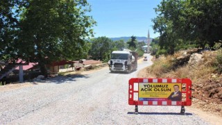 Mersinde yayla yollarında asfalt çalışmaları sürüyor