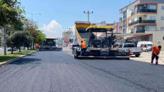 Mersinde yol yapım çalışması sürüyor