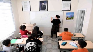 Mersindeki kurs merkezlerinde öğrenim desteği alan öğrencilerden büyük başarı