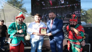 Meyvesi güzel olan altını kaptı