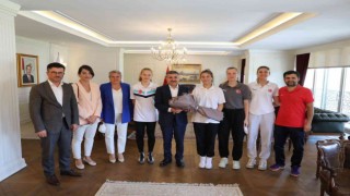 Milli sporculardan Vali Ataya ziyaret
