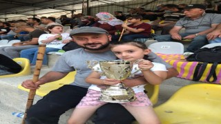 Minik İlkay park edilmeye çalışılan kamyonetin altında can verdi