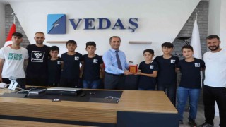 Minik sporculardan VEDAŞa teşekkür ziyareti