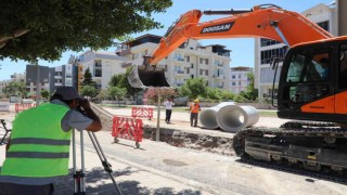 Molla Yusuf Mahallesine yağmur suyu hattı döşeniyor
