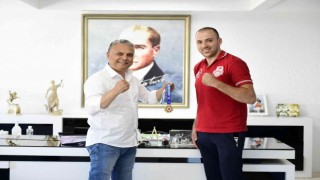 Muratpaşanın “Kızıl Fırtınası” altın madalya sözü verdi