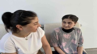Öğretmenlik aşkıyla kanseri yendi, sesini kaybettiği için mesleğine veda ediyor