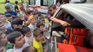 Ortaokul öğrencileri ambulansları tanıdı