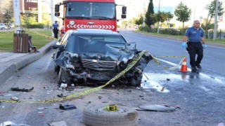 Otomobil minibüsle çarpıştı: 1 ölü, 1 yaralı