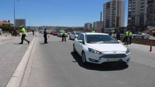 Otomobilin çarptığı zihinsel engelli çocuk ağır yaralandı