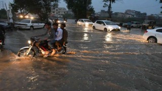 Pakistanda şiddetli yağış: 7 ölü, 20 yaralı