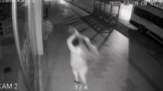 Pendikte dükkana giren hırsızlar 95 bin TLlik elektronik malzeme çalıp kaçtı