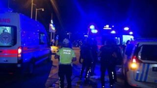 Polis aracına cip çarptı: 2 polis memuru yaralandı