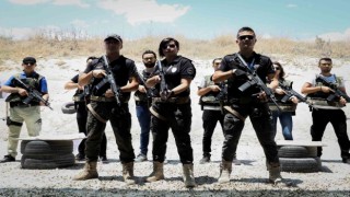 Polislerin ‘Sarsılmaz eğitimi nefes kesti
