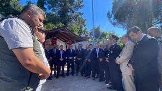 Protokolden şehitliğe ziyaret