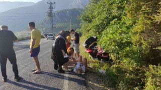 Rus turistler devrilen ATV aracının altında kaldı