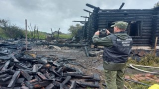 Rusyada kır evinde yangın faciası: 5i çocuk 7 ölü