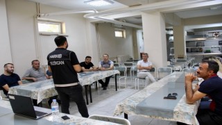 Sağlık personeline madde bağımlılığı anlatıldı